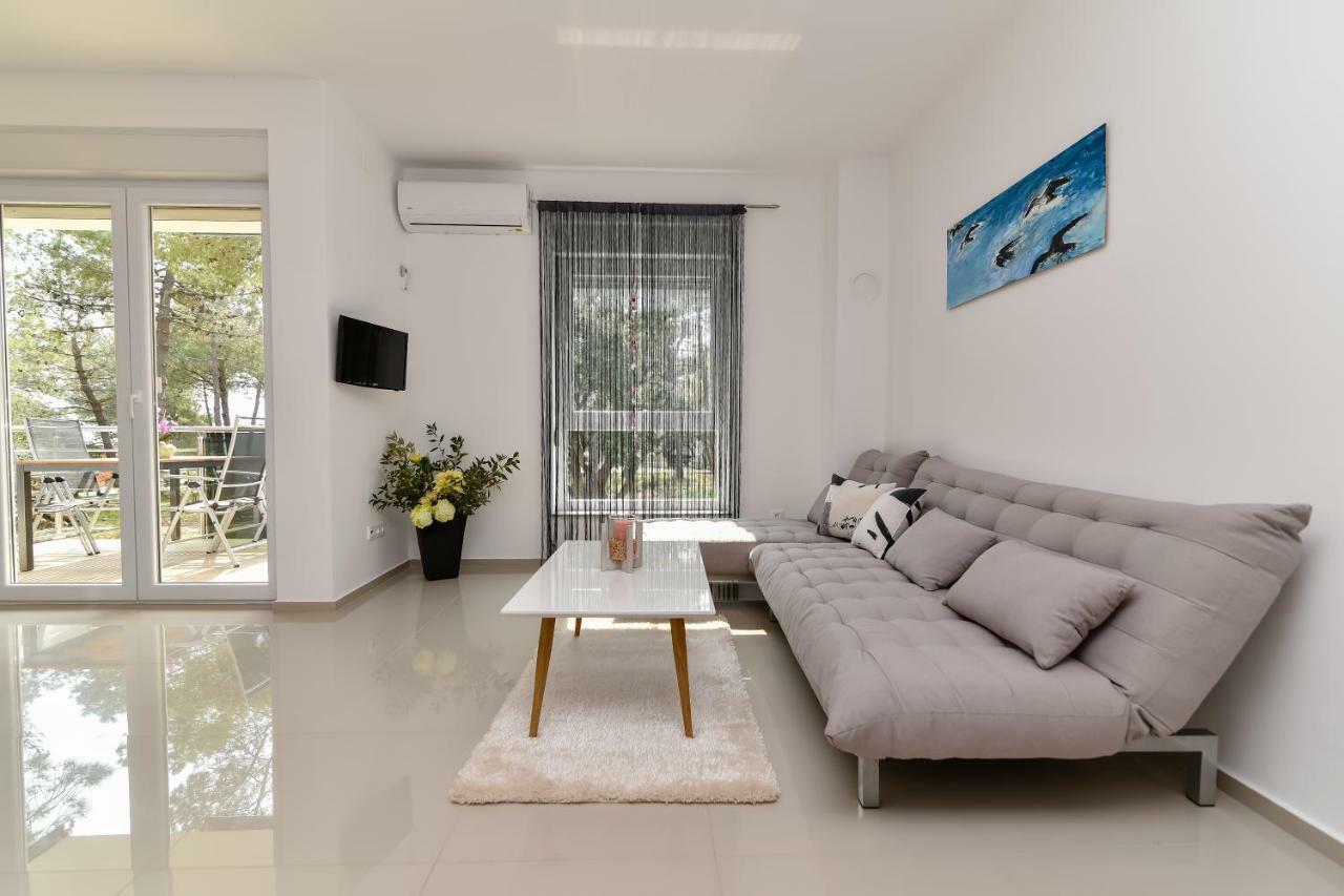 Denis Apartment Vir Exterior foto